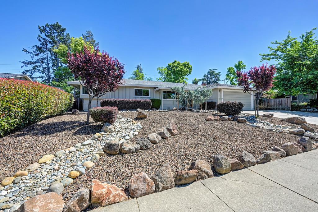 5824 Hesper Way — photo