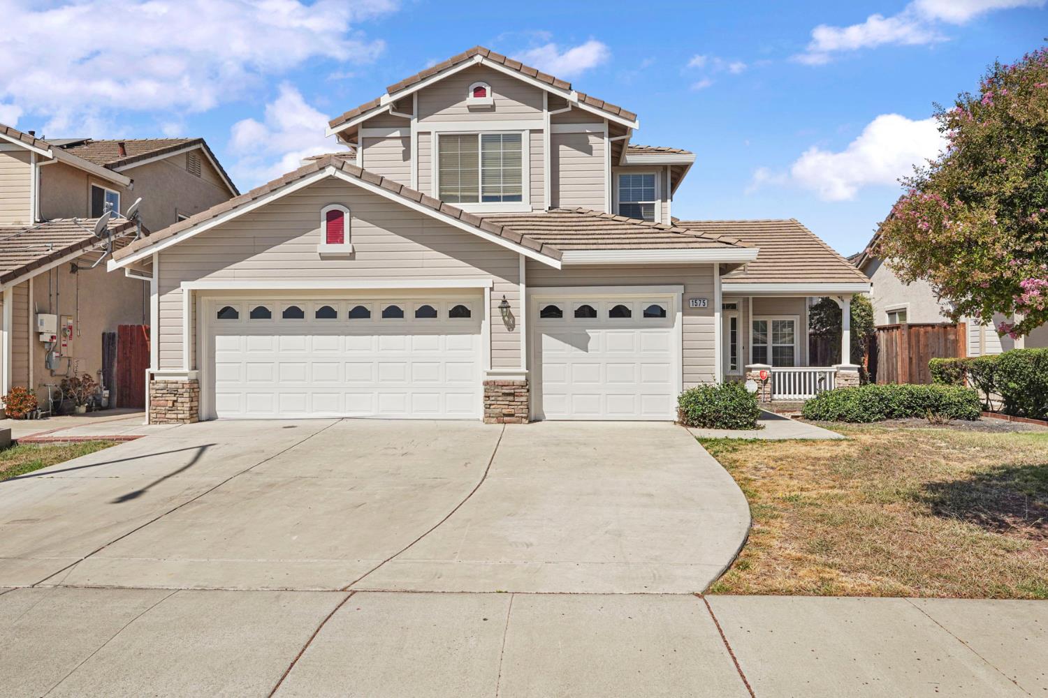 1575 Grace Court — photo