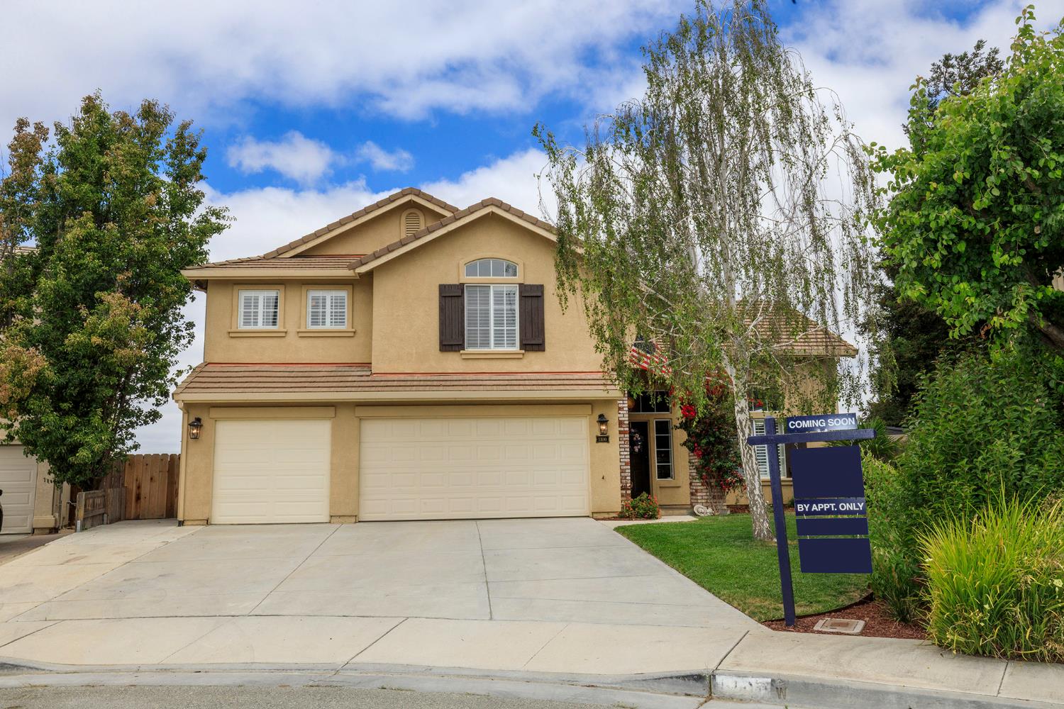 1100 Mulberry Court — photo
