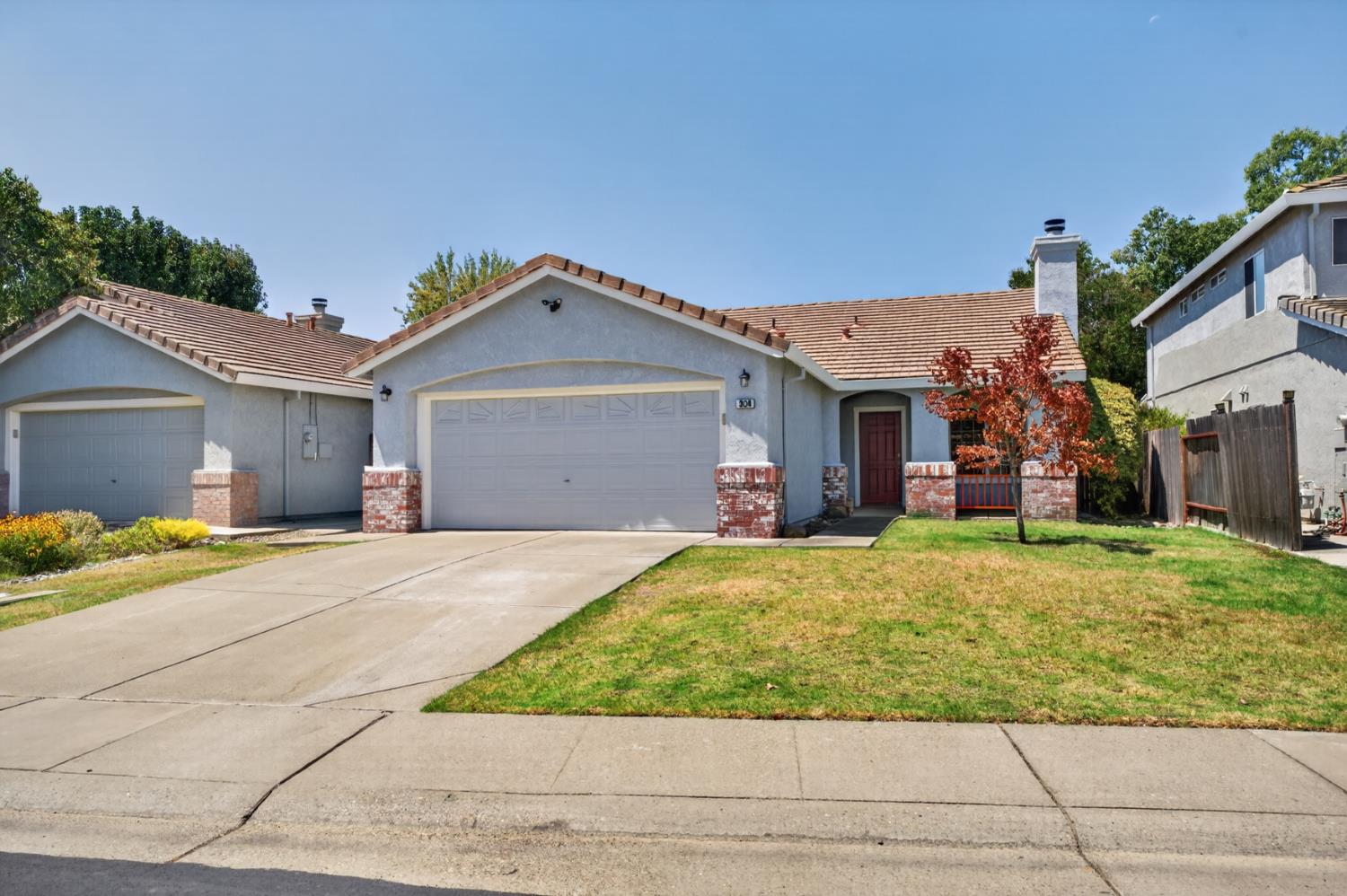 304 Jonquil Court — photo