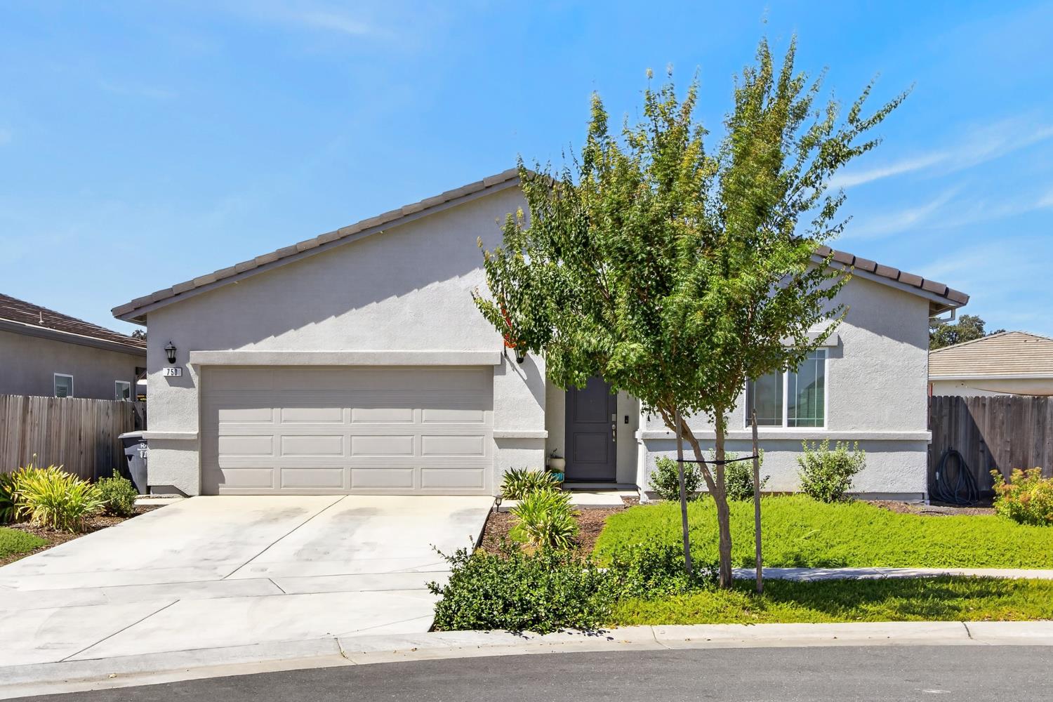 750 Tamarack Court — photo