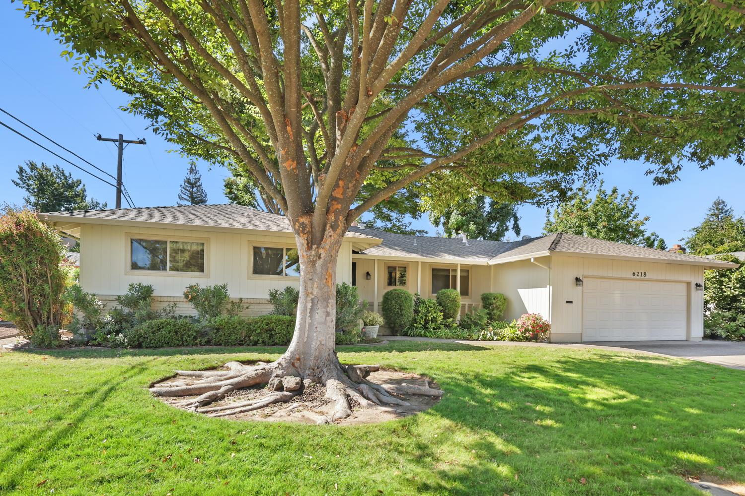 6218 Saint James Dr — photo