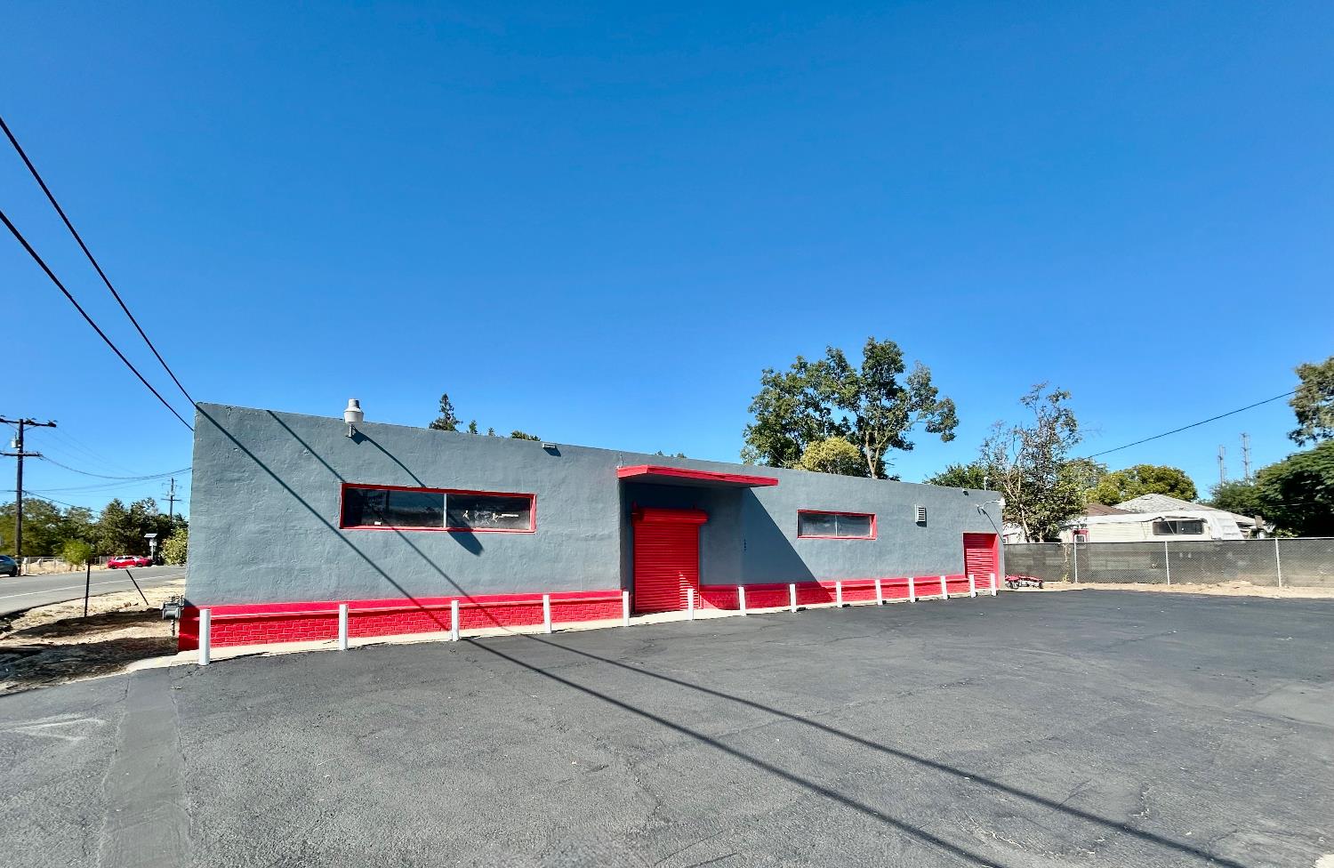 1967 Sunrise Avenue — photo