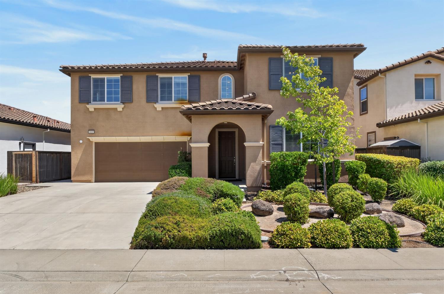 10085 Avocado Way — photo