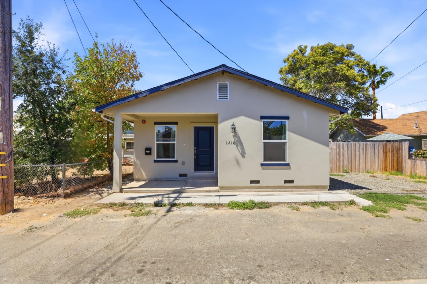 1218 Maple Street — photo