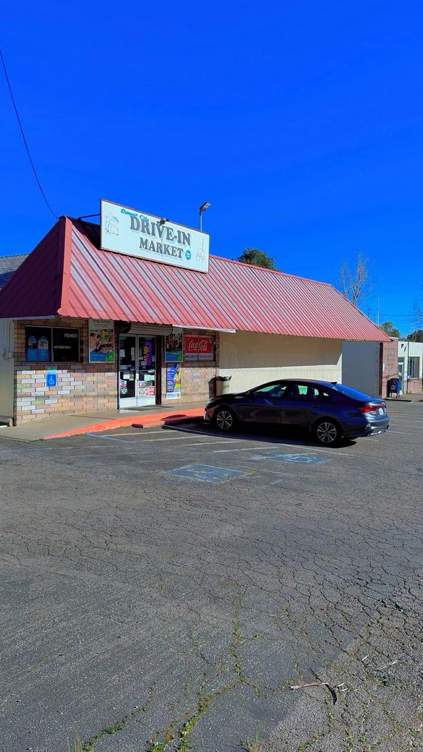 13719 Hill Boulevard — photo