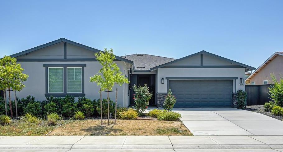 974 Lyonia Drive — photo