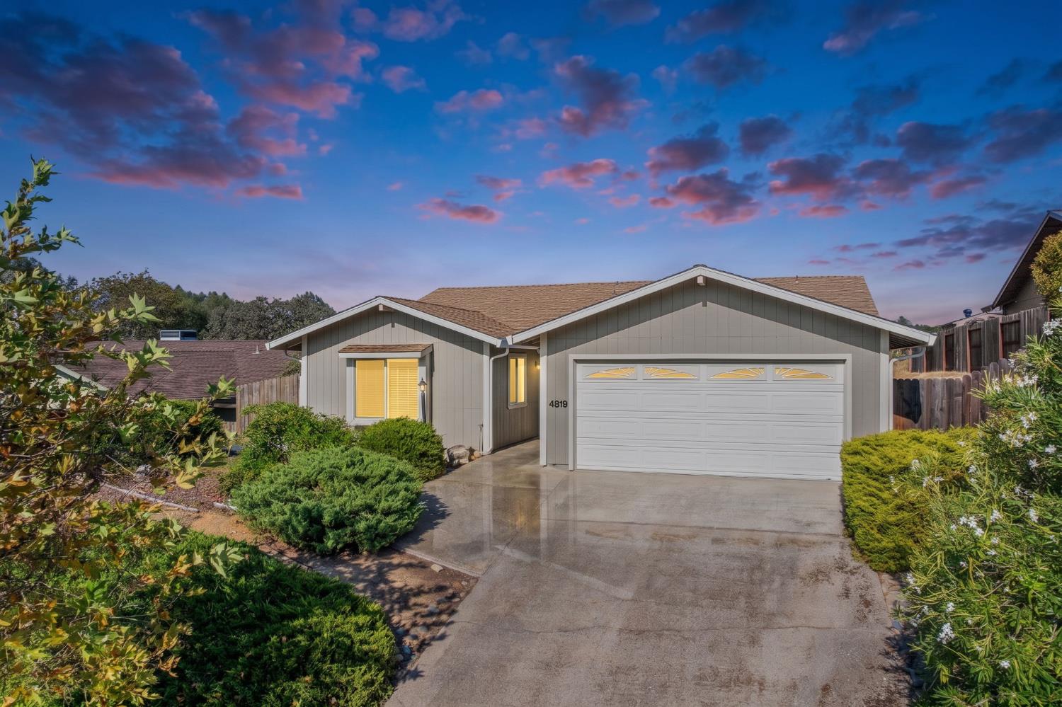 4819 Summit View Drive — photo