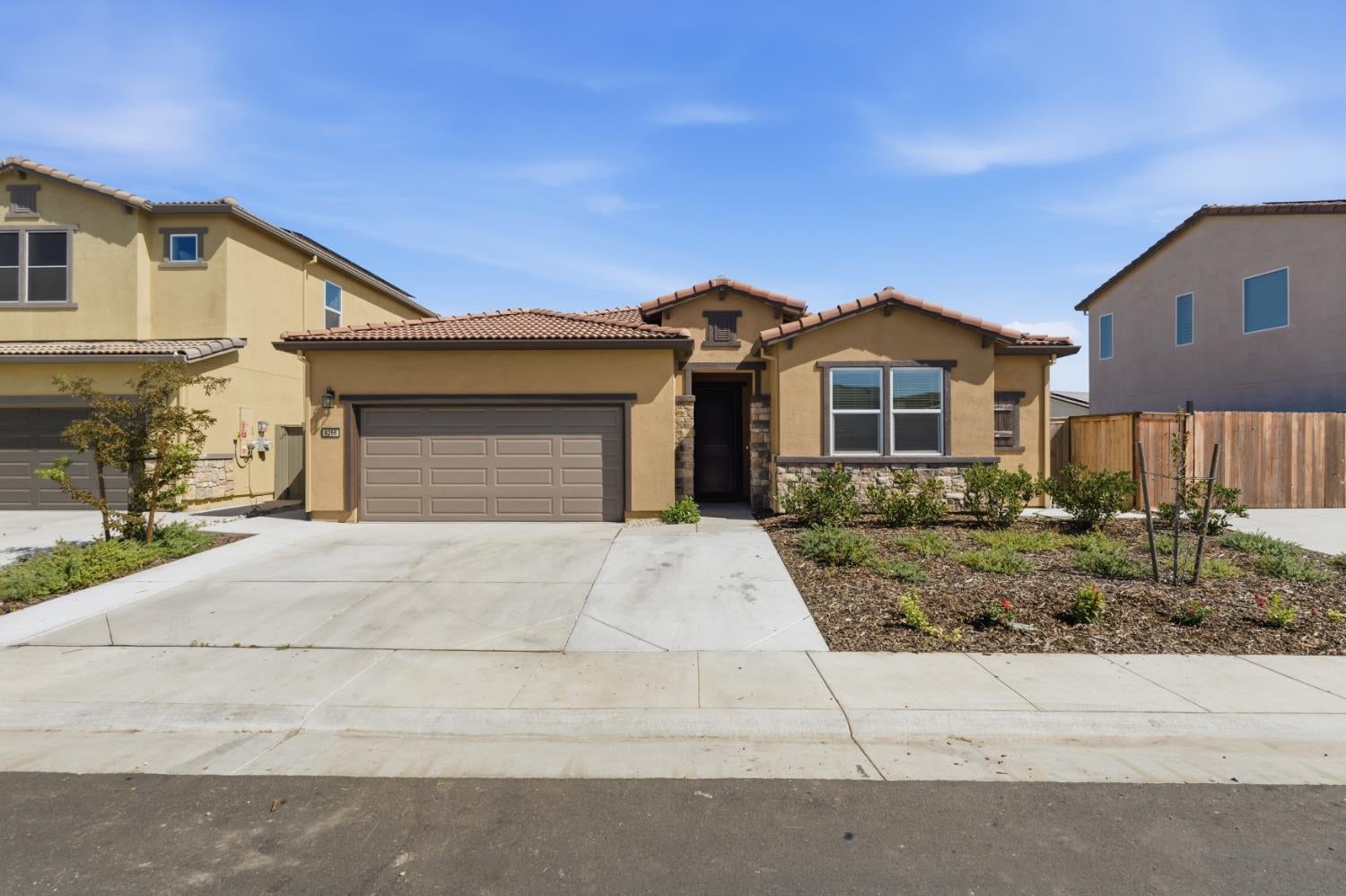 8256 Seahorse Way — photo