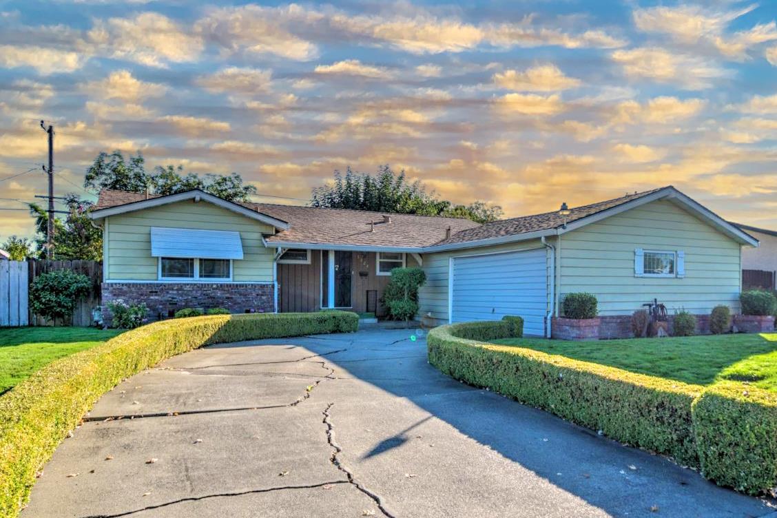 5824 Linda Sue Drive — photo