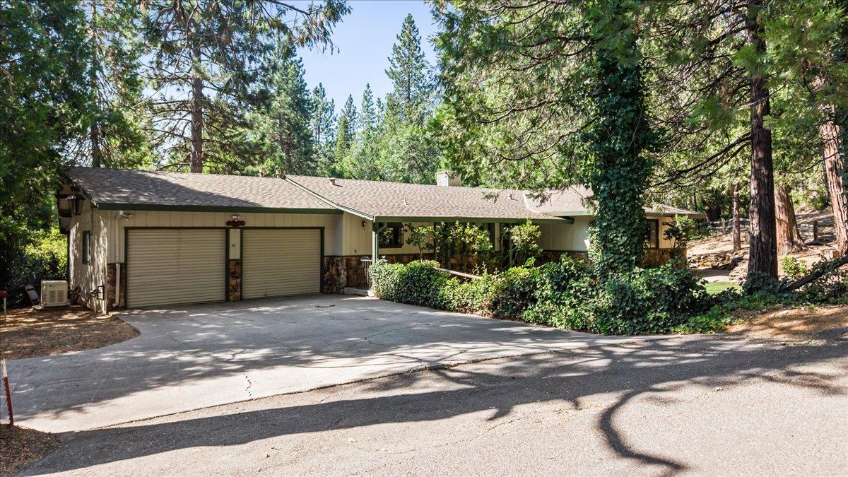 22698 Robin Hood Drive — photo