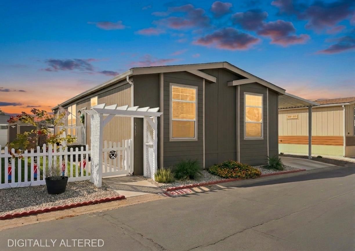 3115 Redcoat Lane — photo