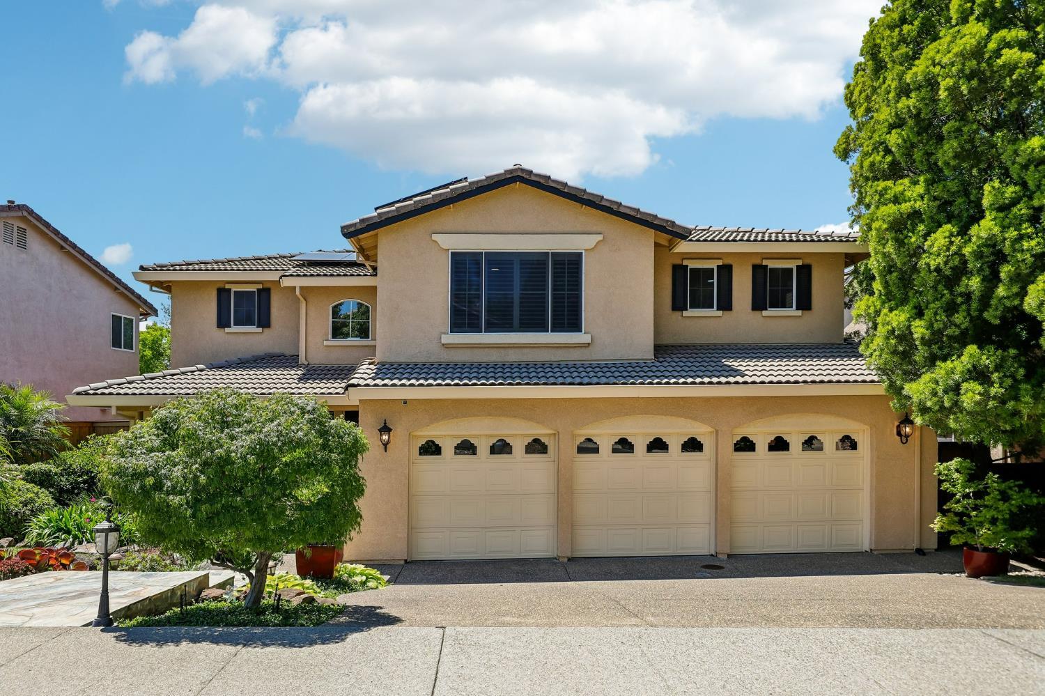 5121 Wedgewood Way — photo