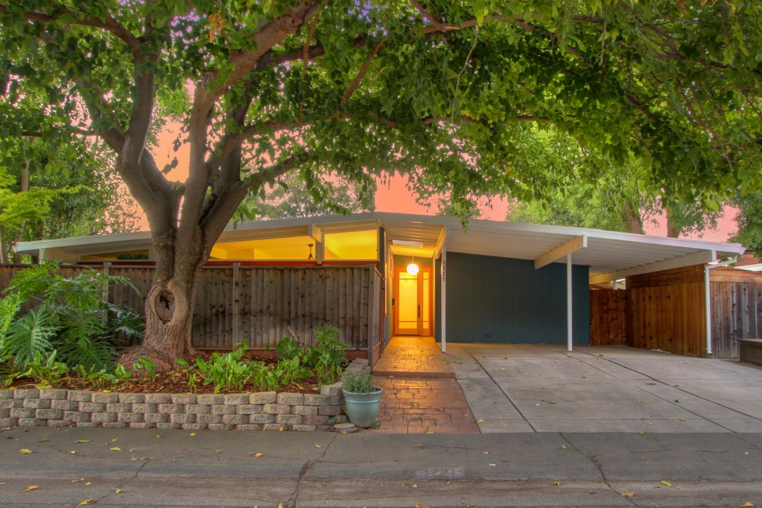 1221 Bucknell Drive — photo