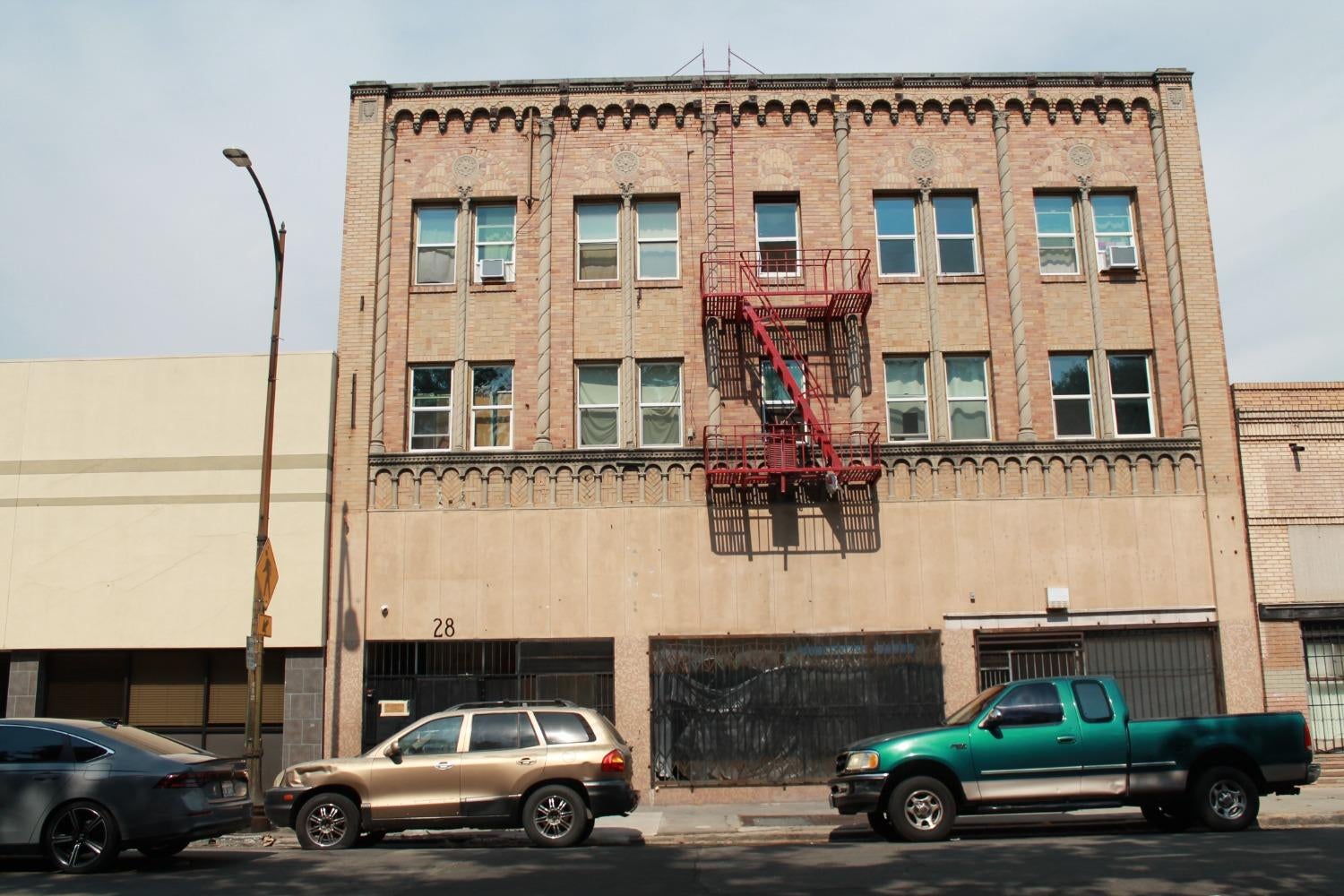 28 S American Street — photo