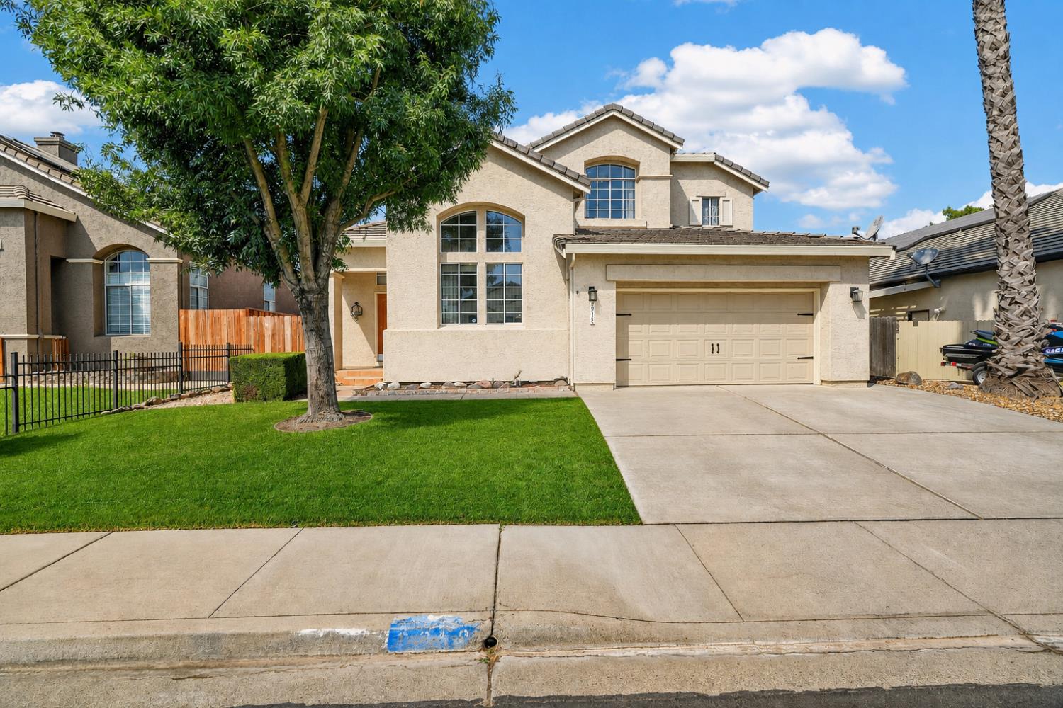 2218 Newport Court — photo
