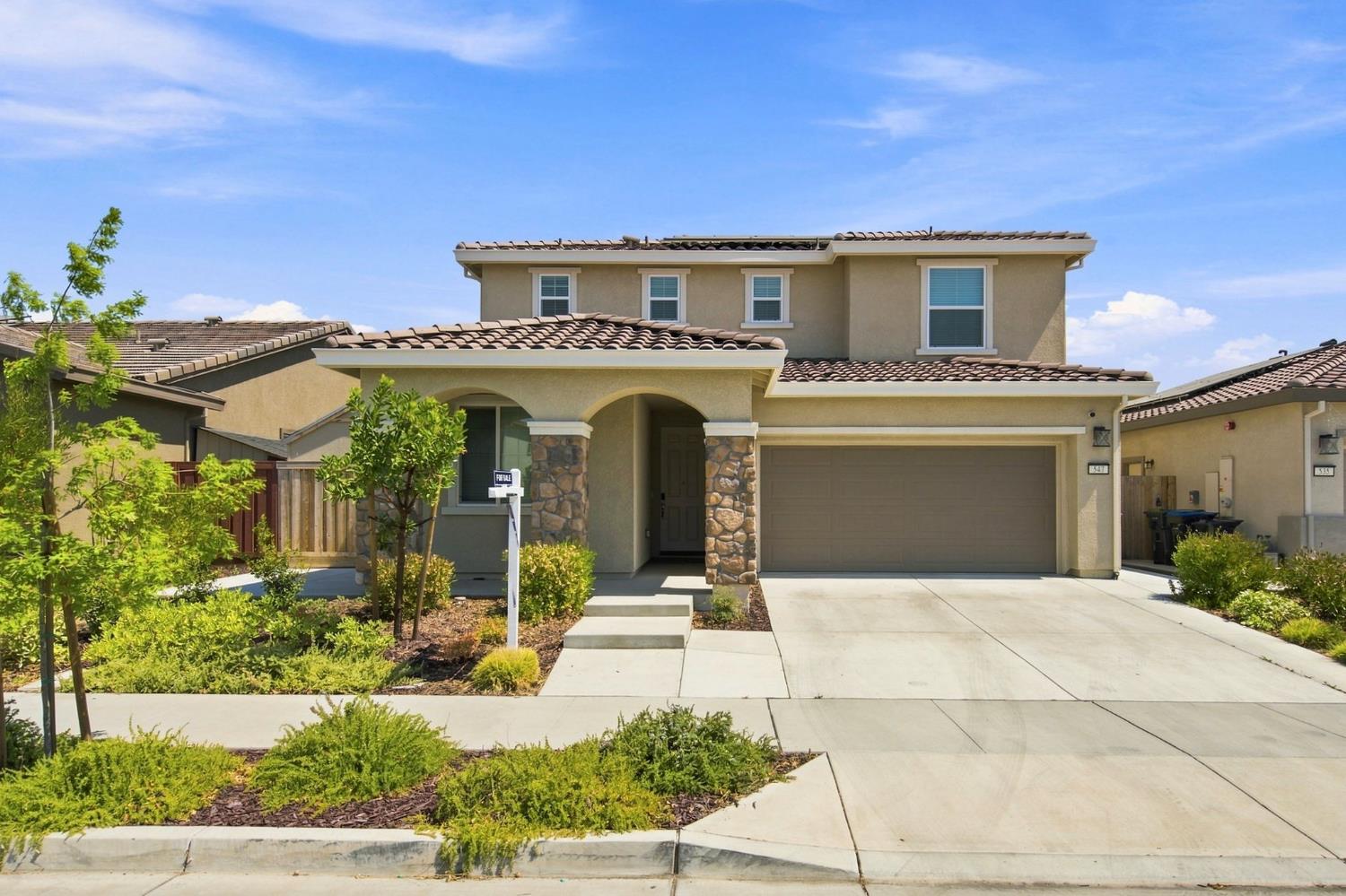 547 Estancia Street — photo
