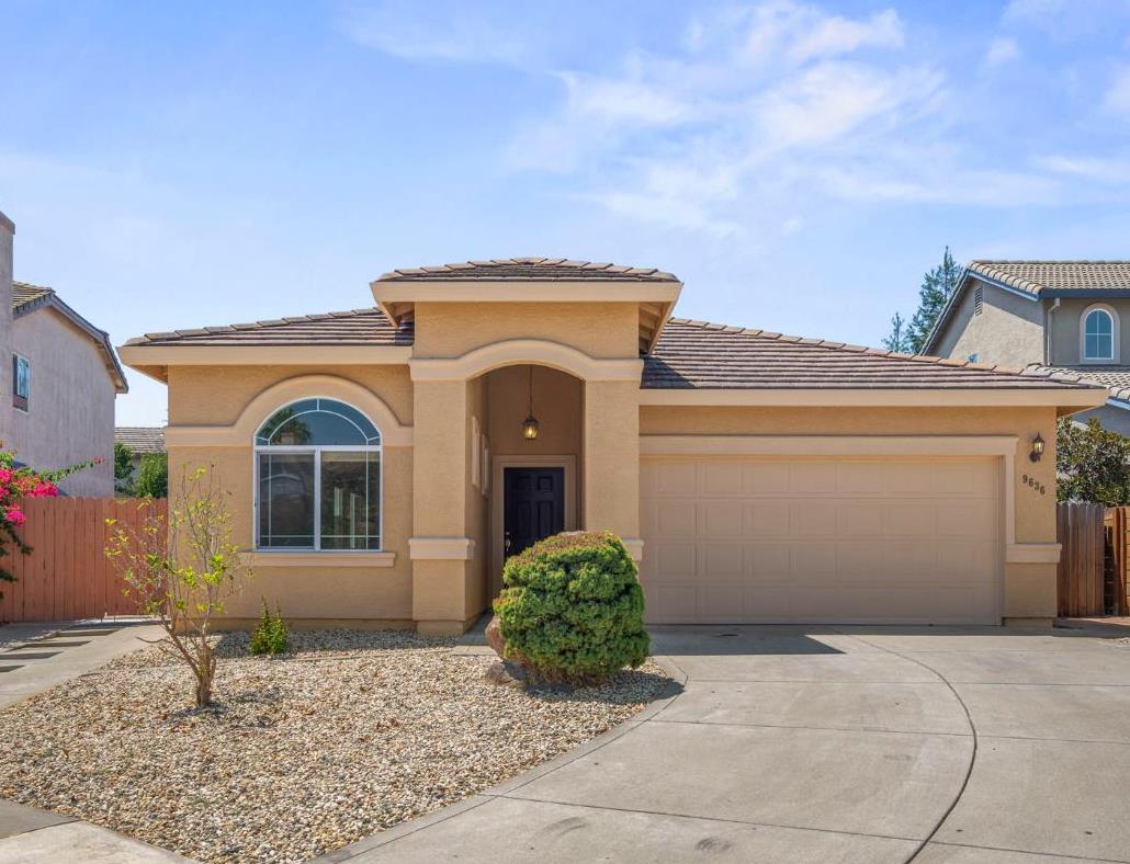 9636 Holly Creek Court — photo