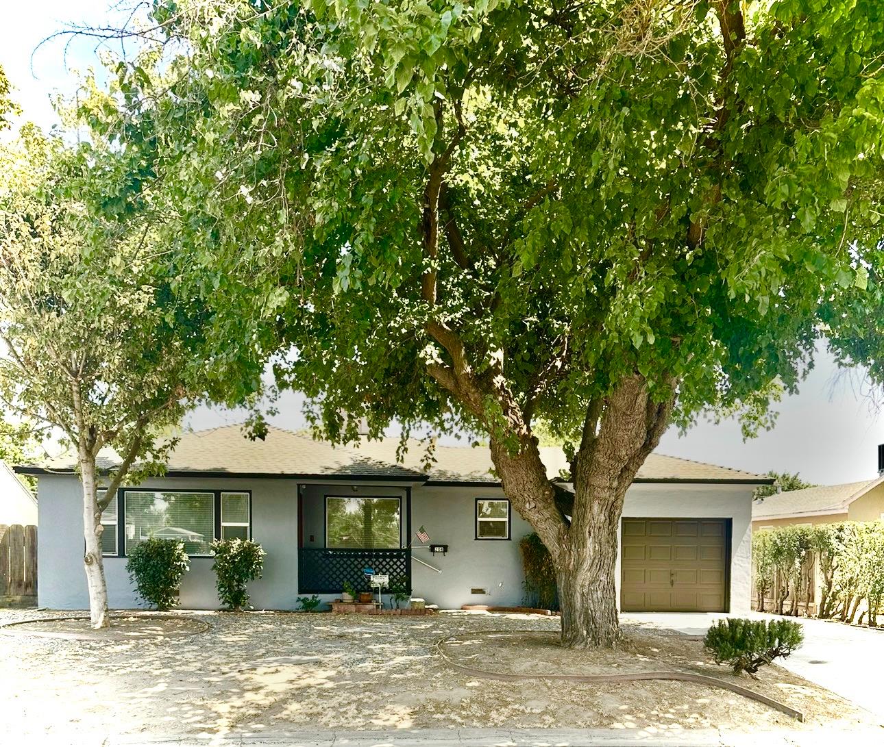 208 Parry Avenue — photo