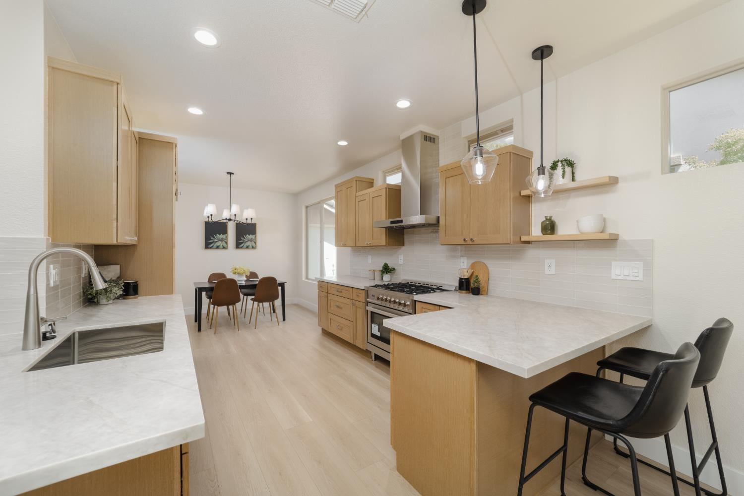 2165 Monument Drive — photo