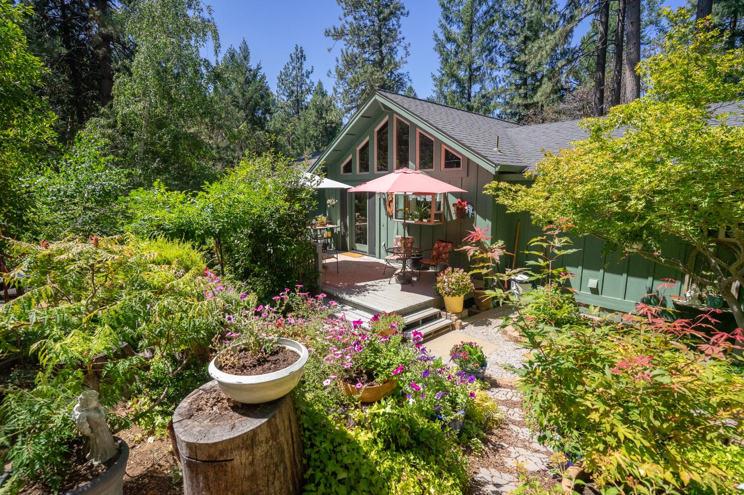 26035 Meadow Drive — photo