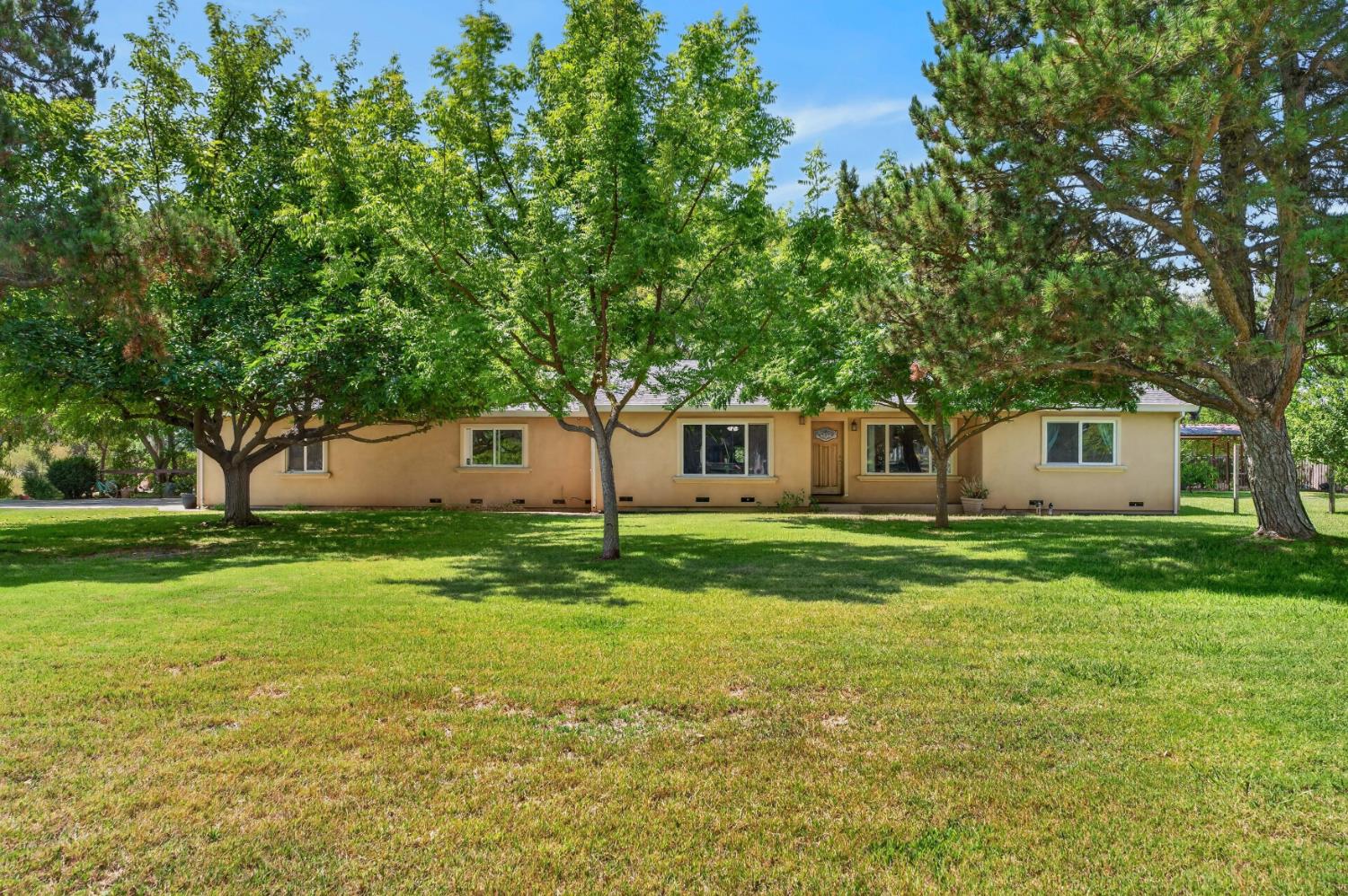 8986 Mooney Road — photo