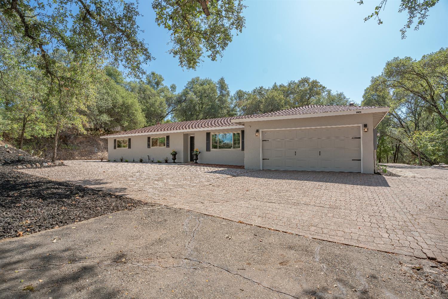 6200 Green Valley Road — photo