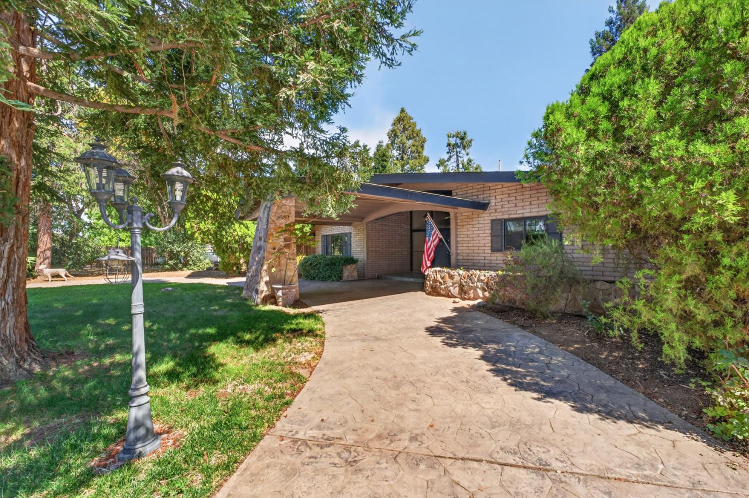 1041 Ruth Avenue — photo
