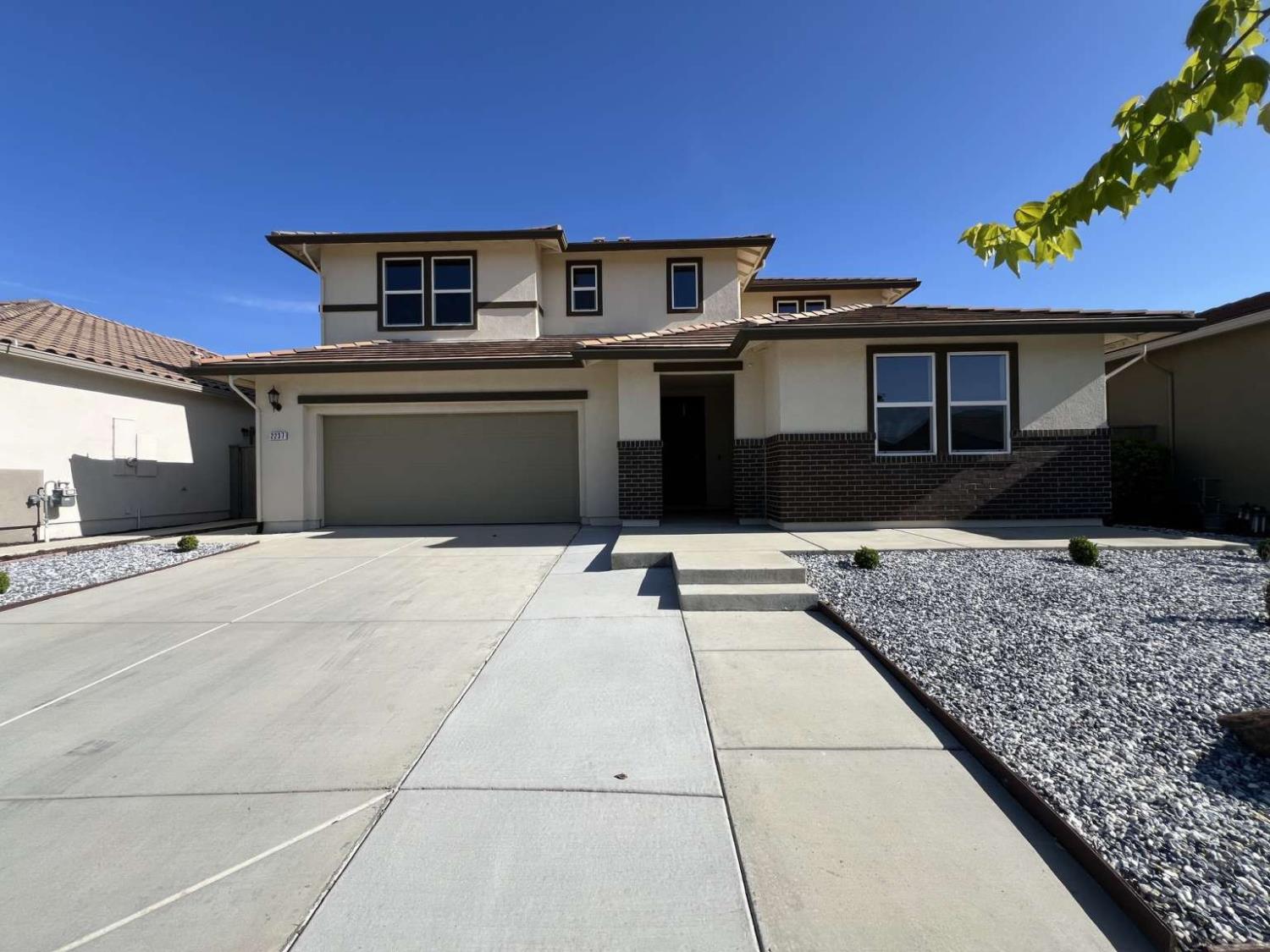 2237 Mcnary Way — photo