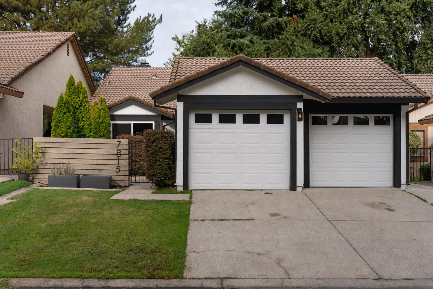 7815 Shimmer River Lane — photo