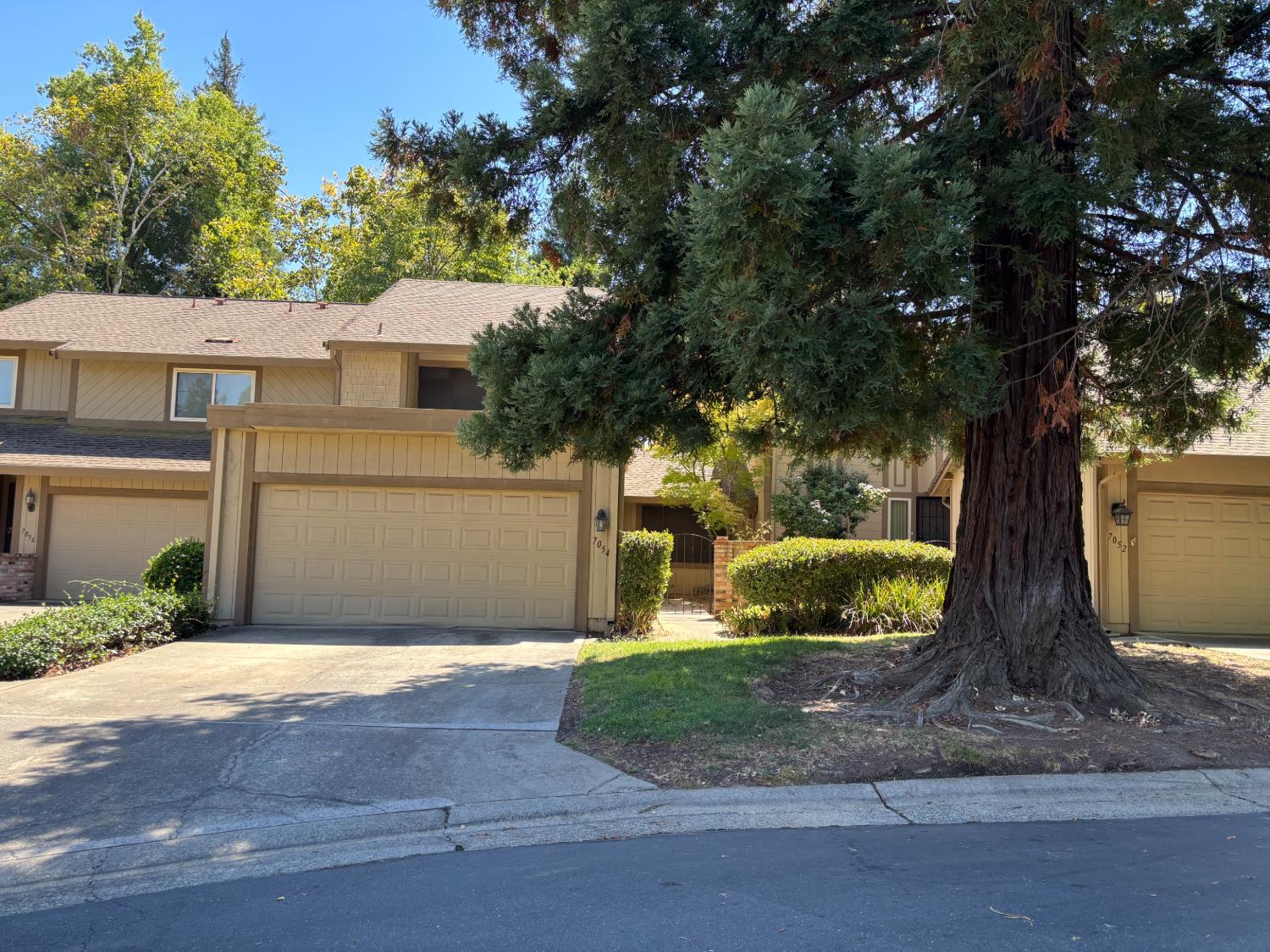 7054 Lompoc Court — photo