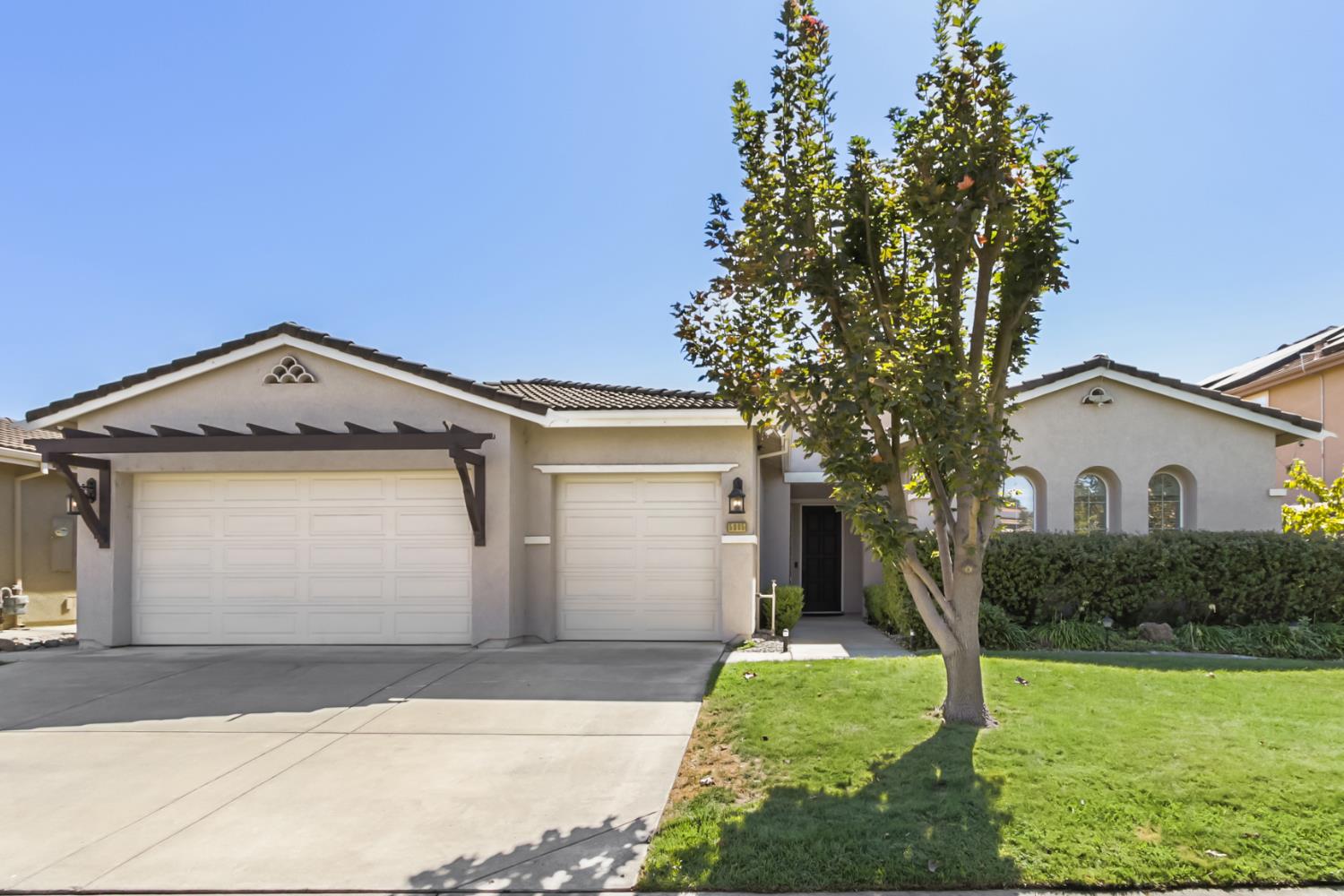 5085 Dodson Lane — photo