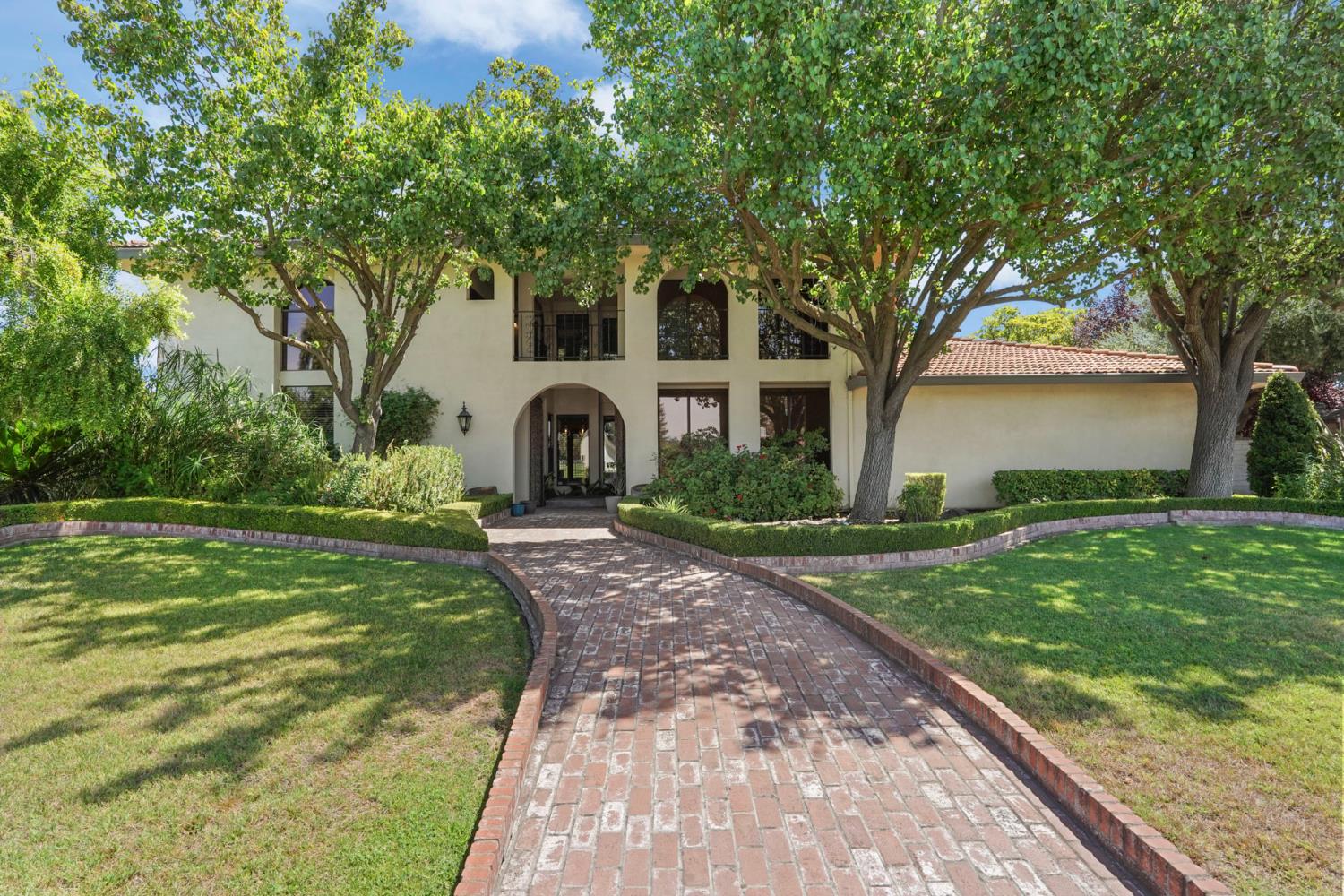 10692 Elkhorn Drive — photo