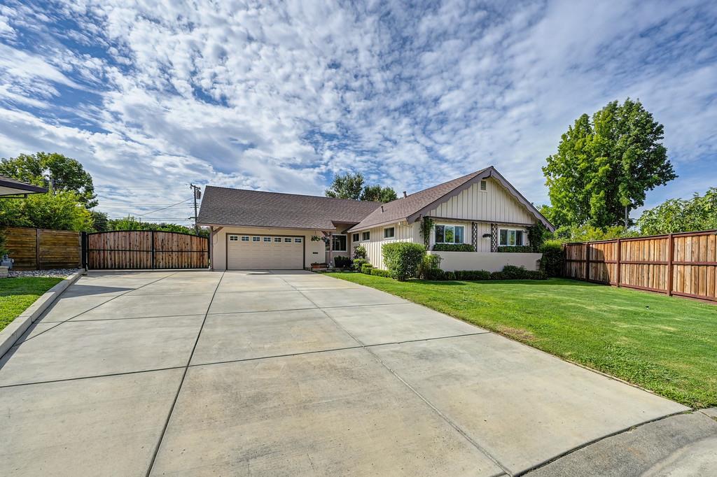 3624 Cody Way — photo