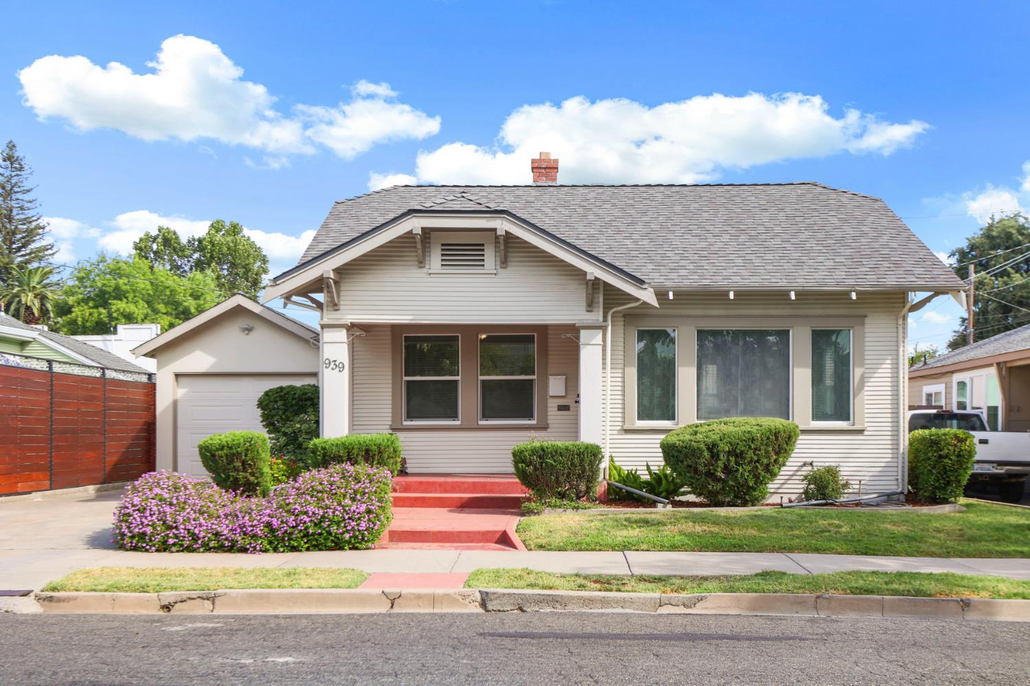 939 W Vine Street — photo