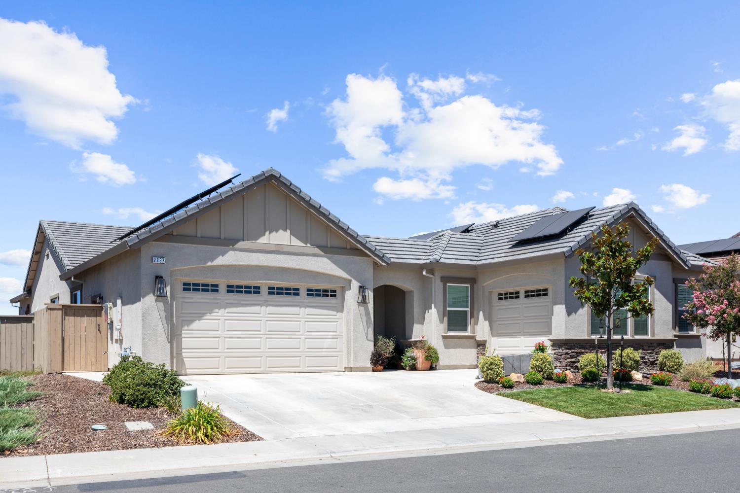 2137 Arbor Ridge Dr — photo