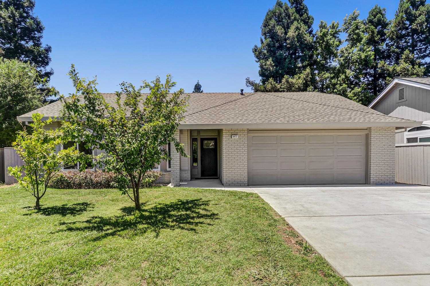 9472 Denholm Court — photo