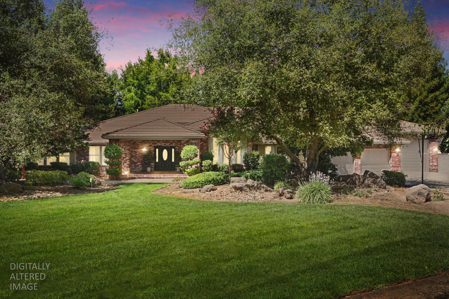 5285 Tudor Rose Glen — photo