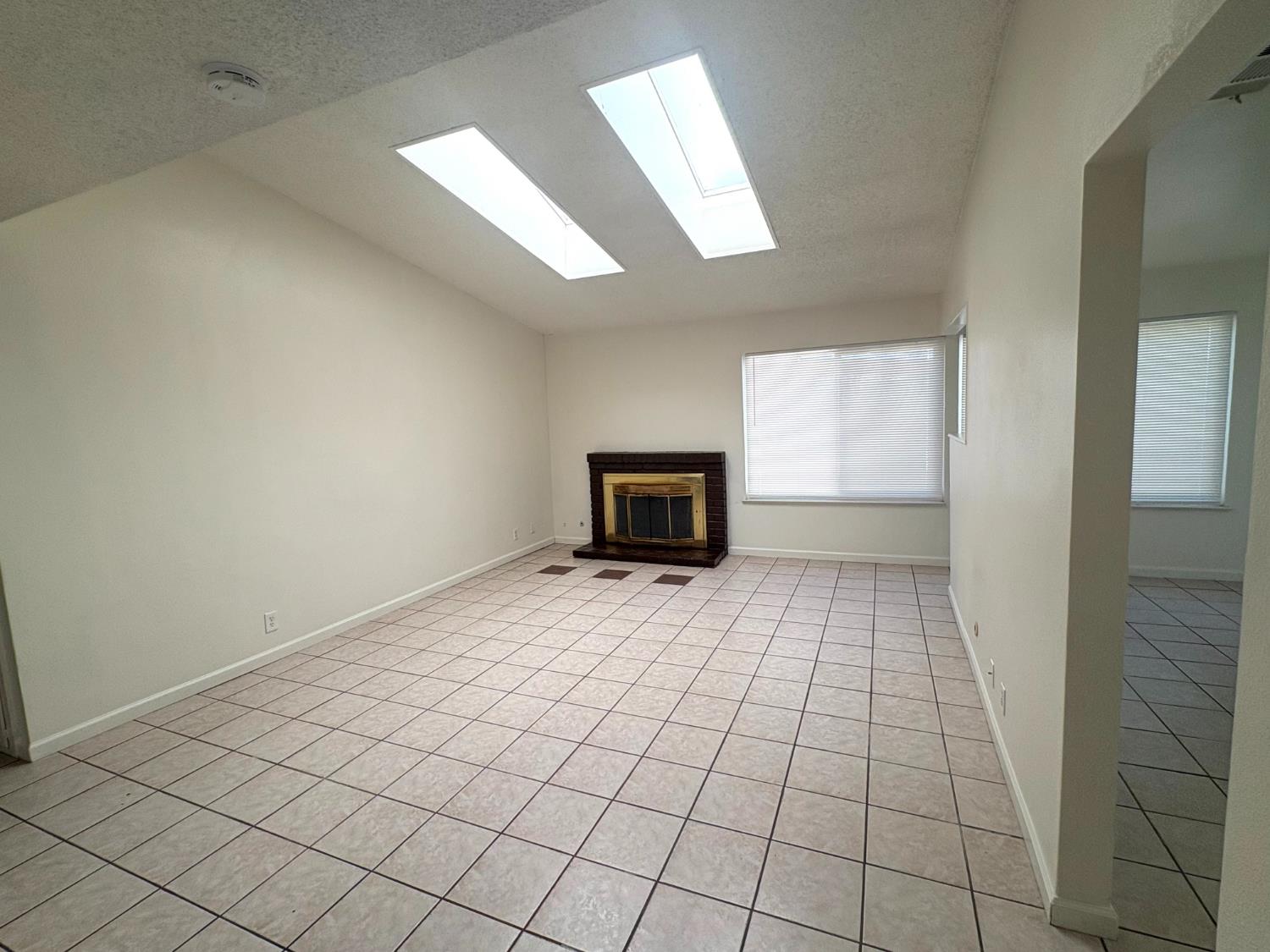 455 columba, Merced, CA 95340 — photo 2