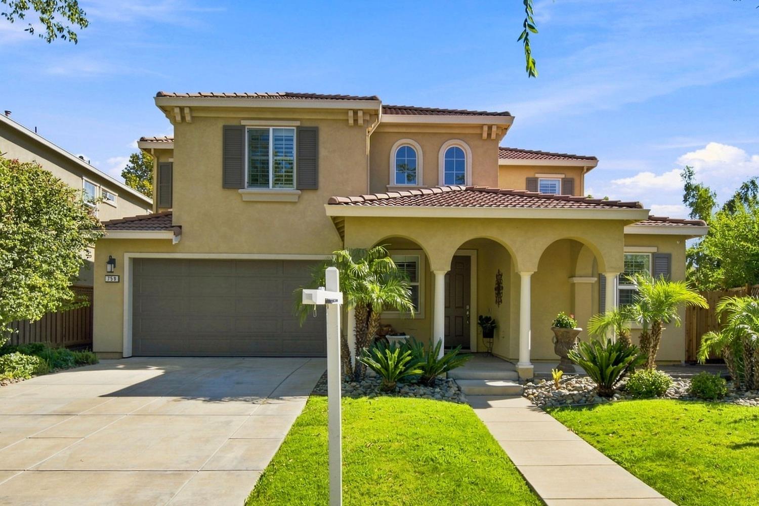 759 W Plumas Court — photo