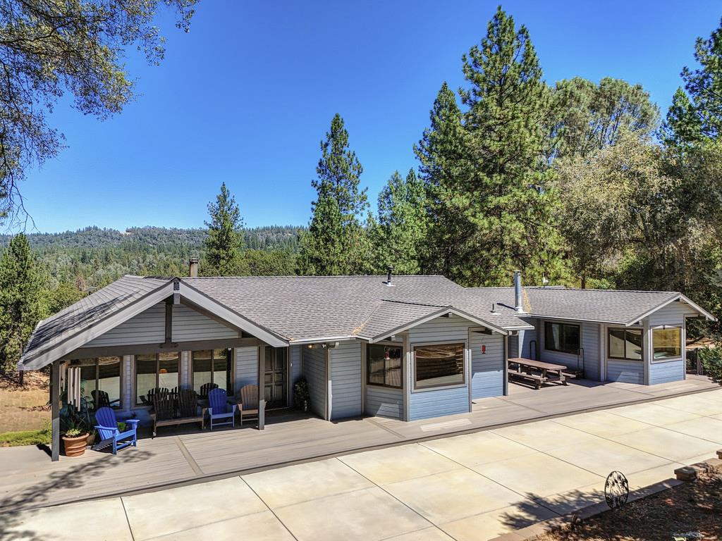 2831 Derrick Dr — photo