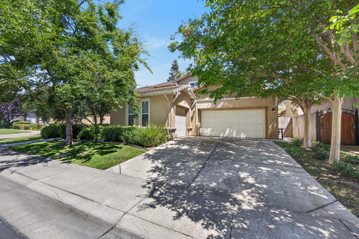 6227 Riverbank Circle — photo