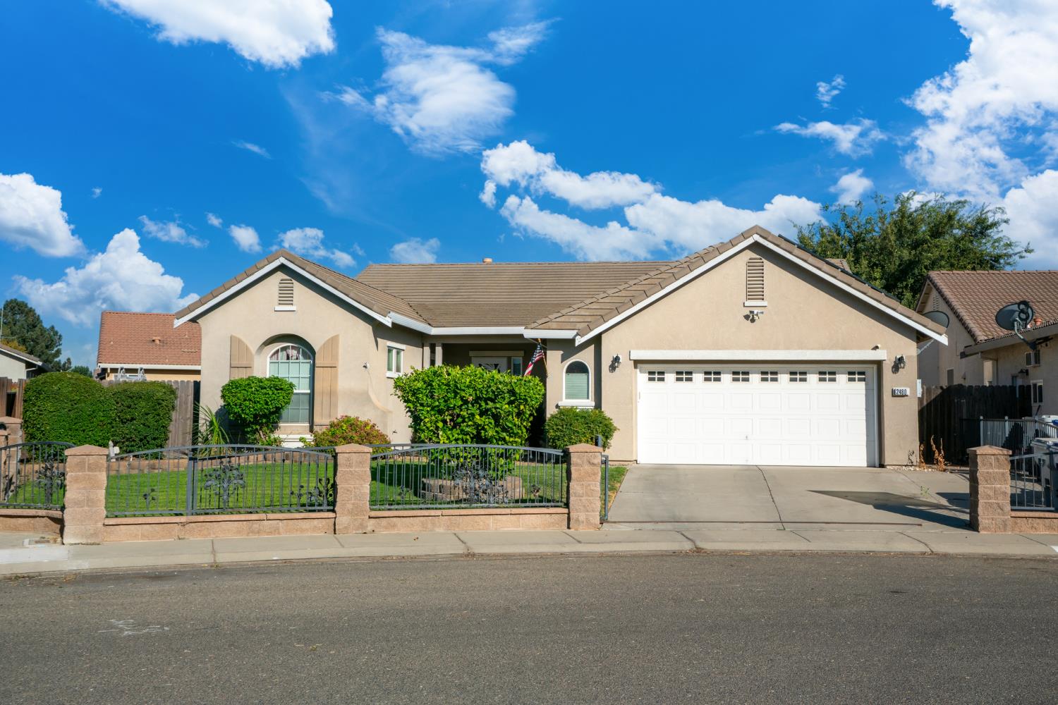 2480 Boulder Drive — photo