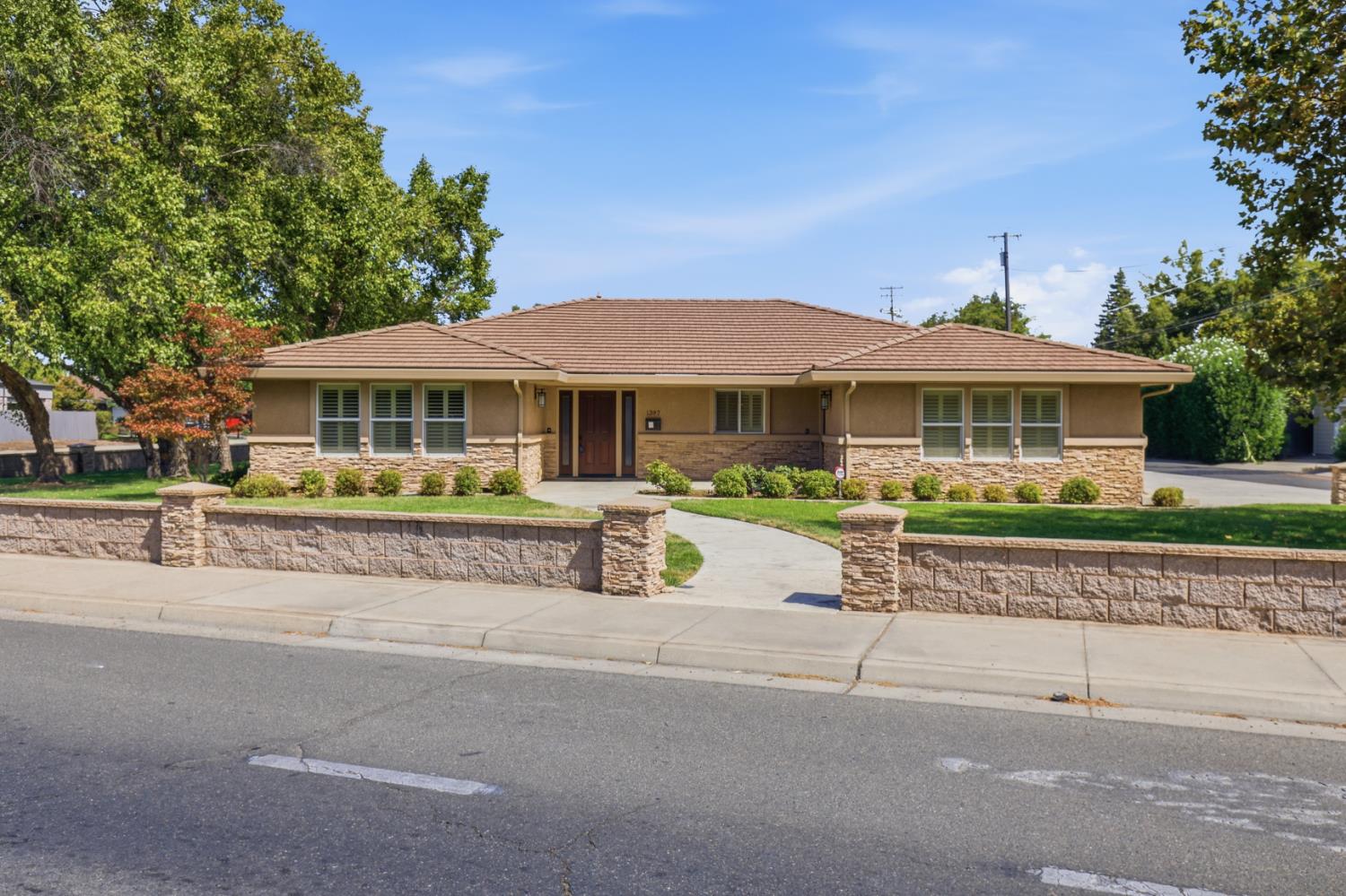 1397 Butte House Road — photo