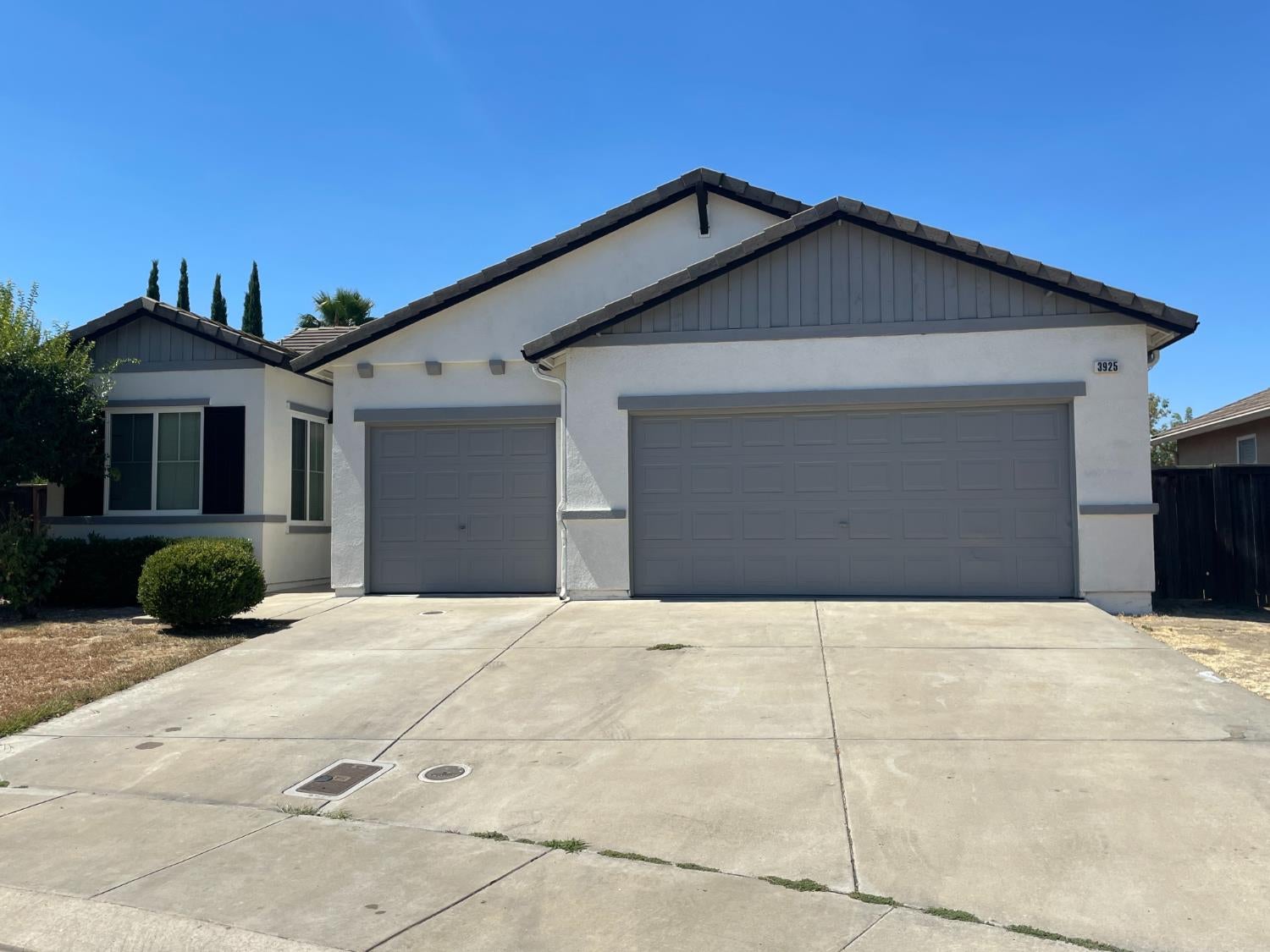3925 Jessica Court — photo