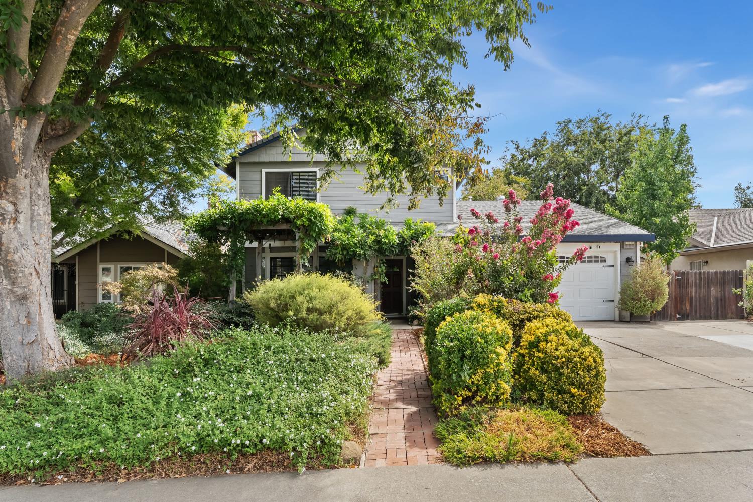 3140 Yarwood Way — photo