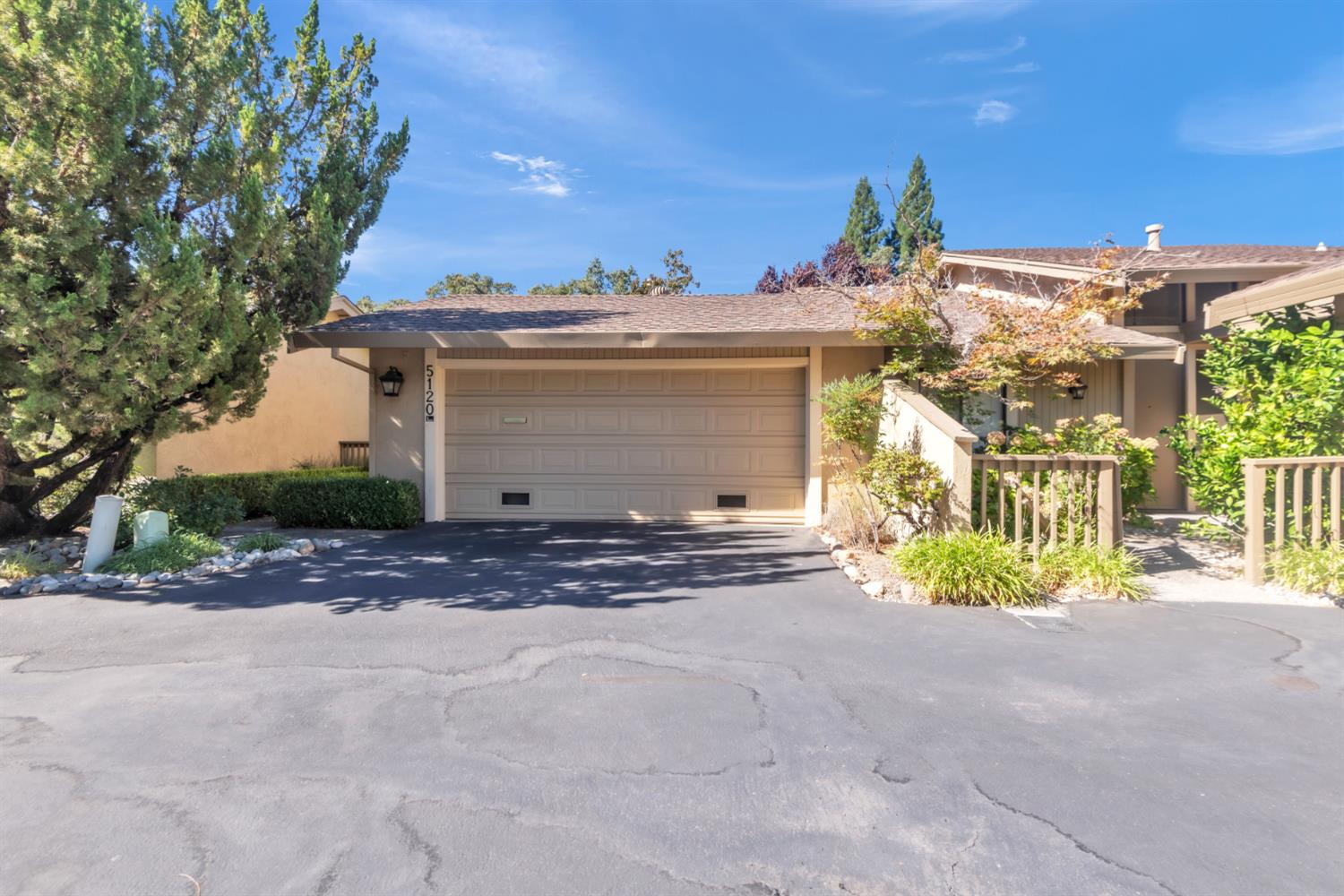 5120 Village Oaks Drive — photo
