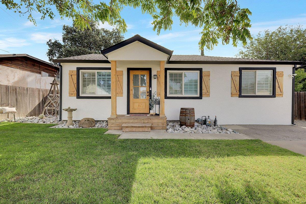 2233 Elm Street — photo
