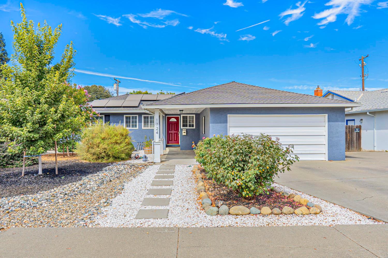 1724 Coloma Way — photo