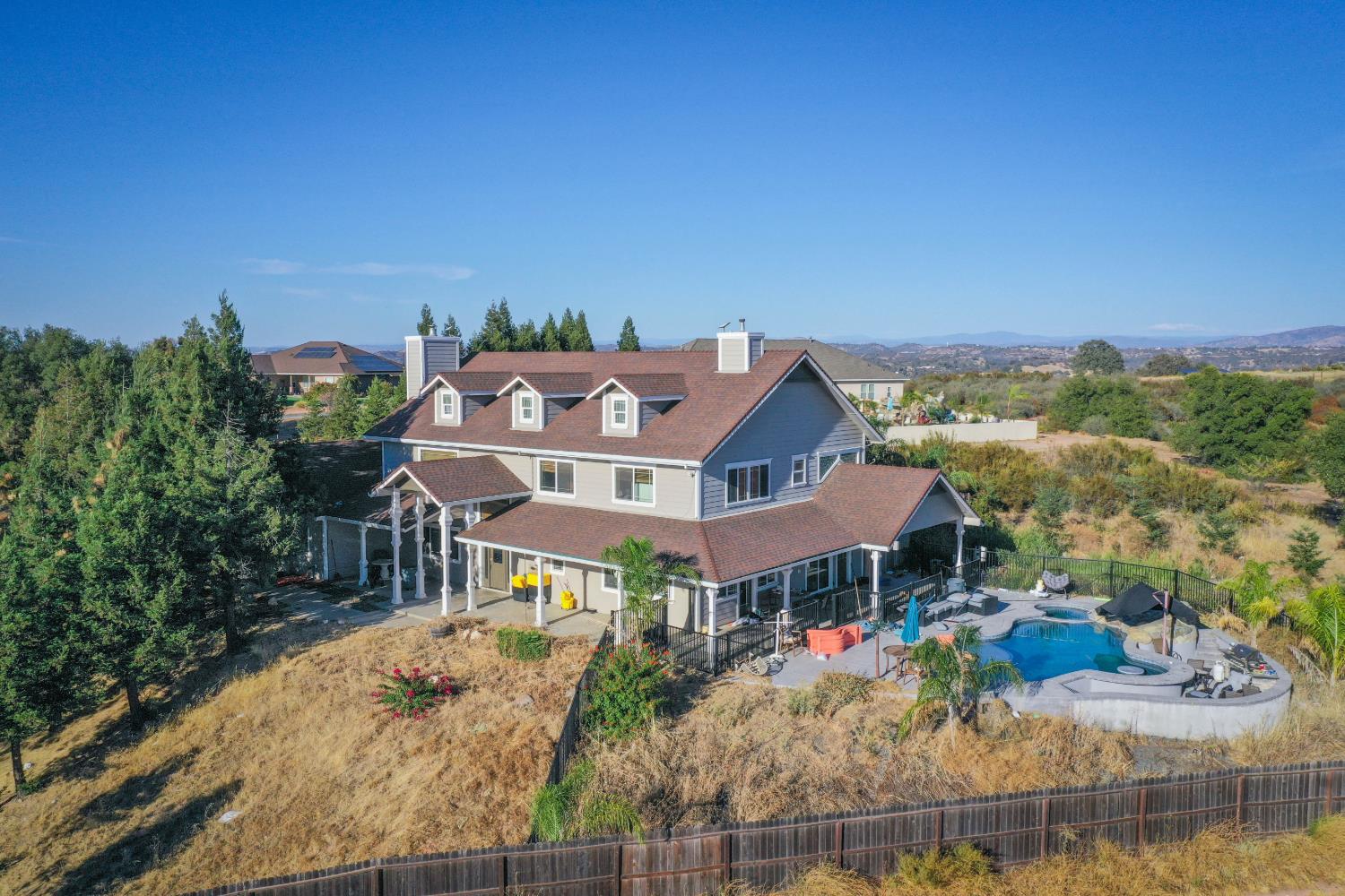 182 Oak Ridge Drive — photo